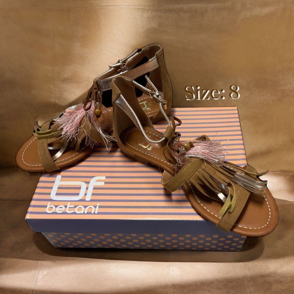 Rose Gold Women’s Sandals Swarovski Tassel New In Box Size 8